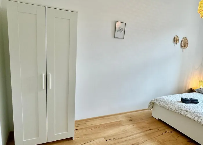 Stylish Renovated With Free Parking * Bécs
