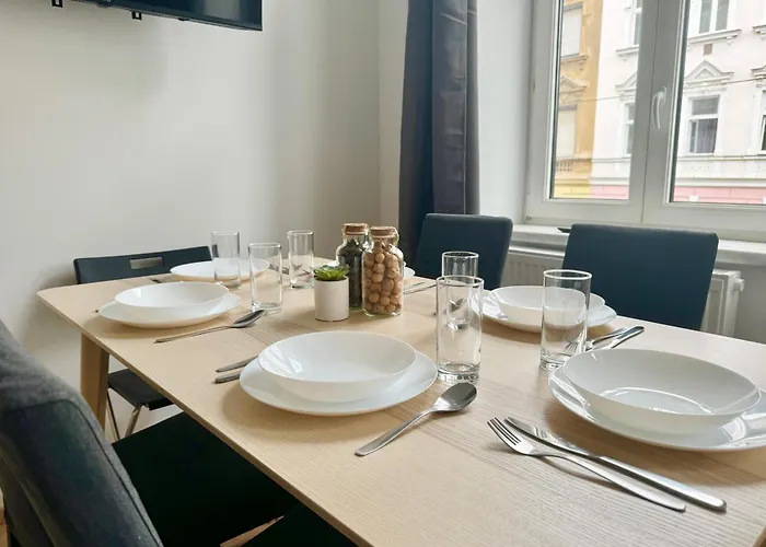 Apartman Stylish Renovated With Free Parking